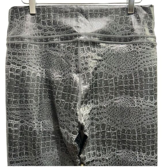 NEW WITH TAGS ZYIA ACTIVE GRAY ARMOR LIGHT N TIGHT 28” LEGGINGS SIZE 8-10 - Picture 4 of 11